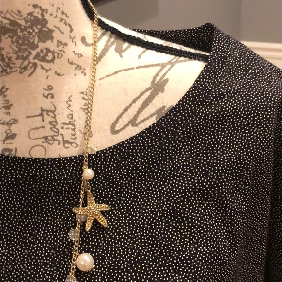 Woman’s top - Picture 3 of 5